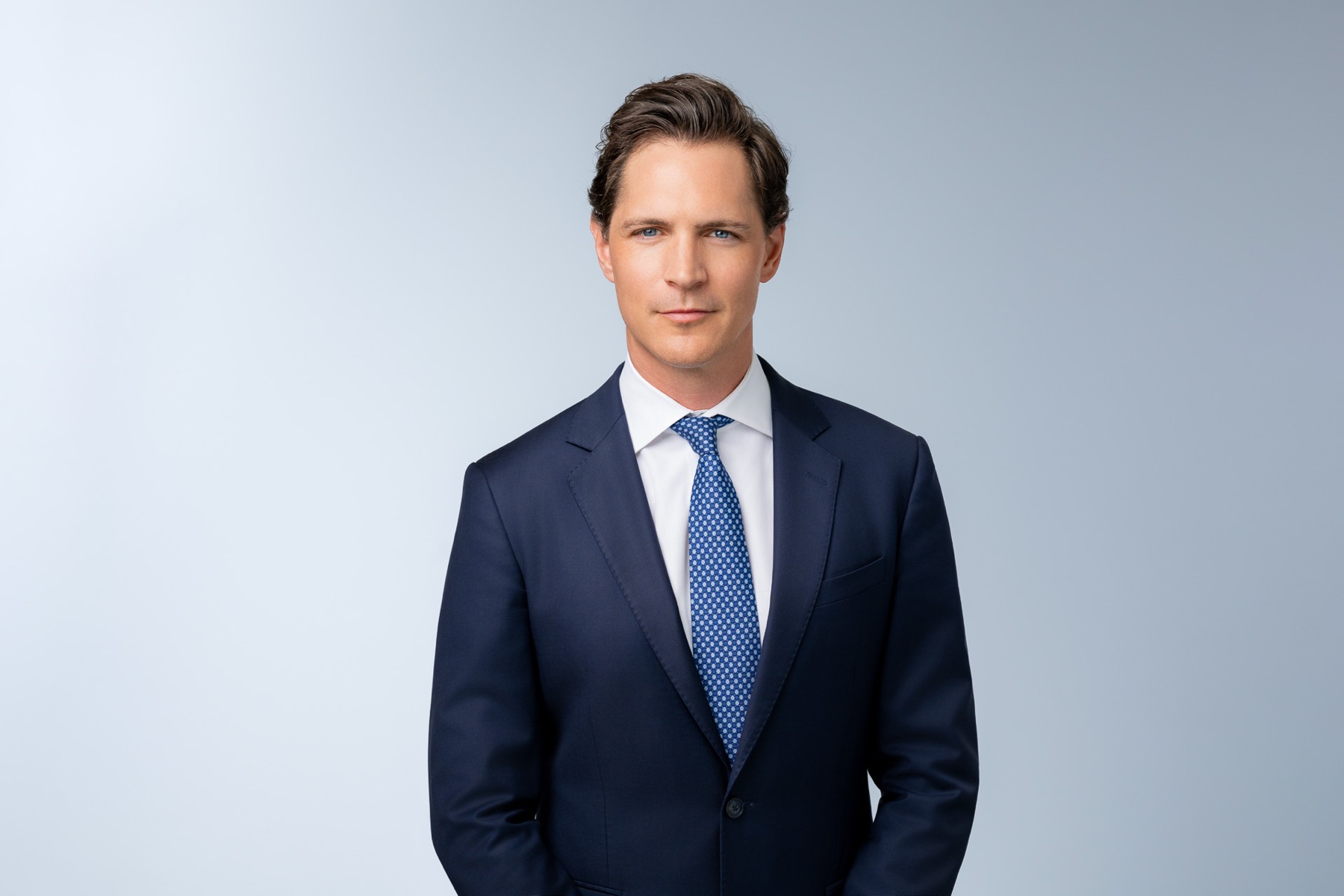 Bewerbungsfoto Zürich — Business Portrait eines Mannes im Fotostudio