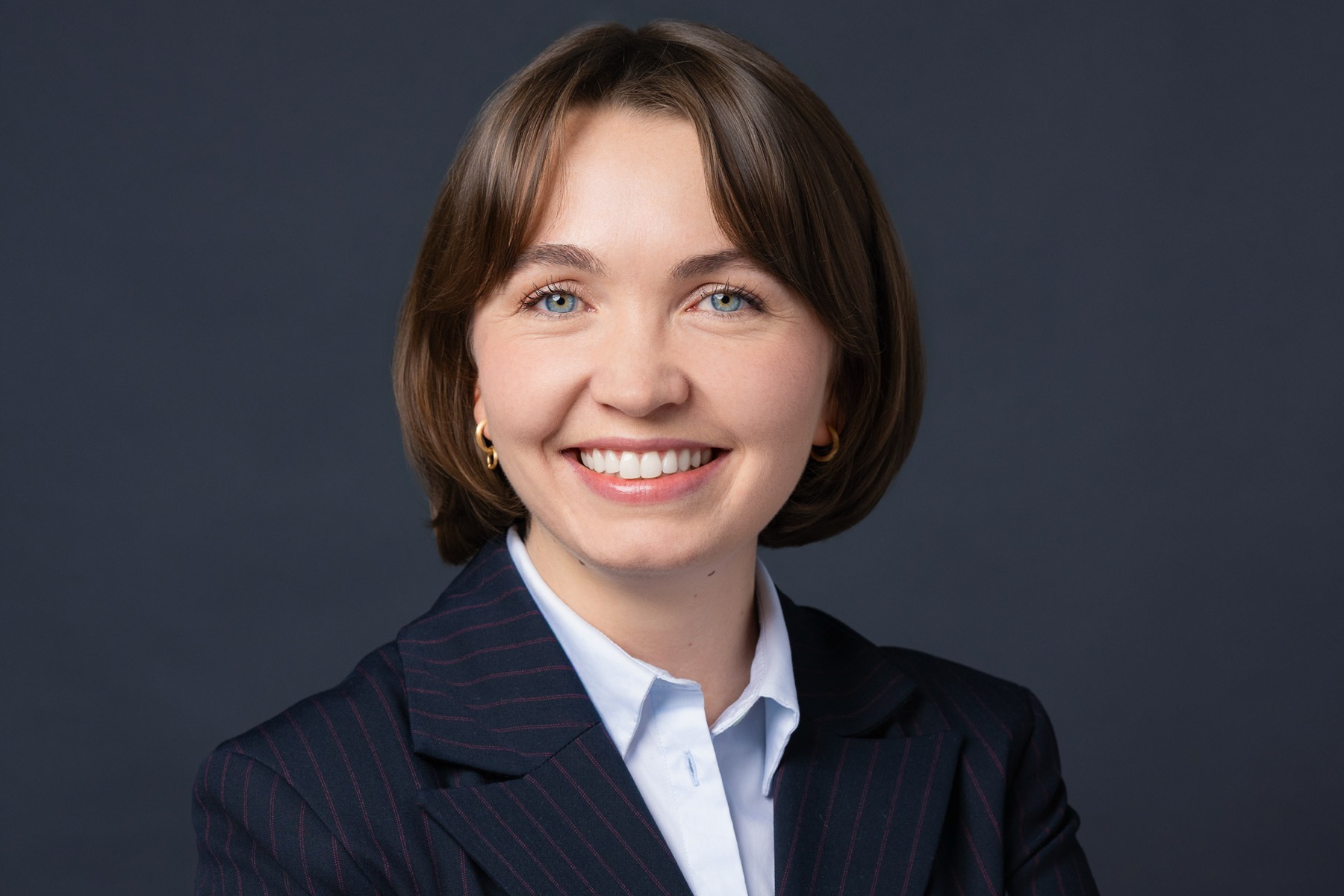 LinkedIn Headshot einer Frau — Fotostudio Zürich
